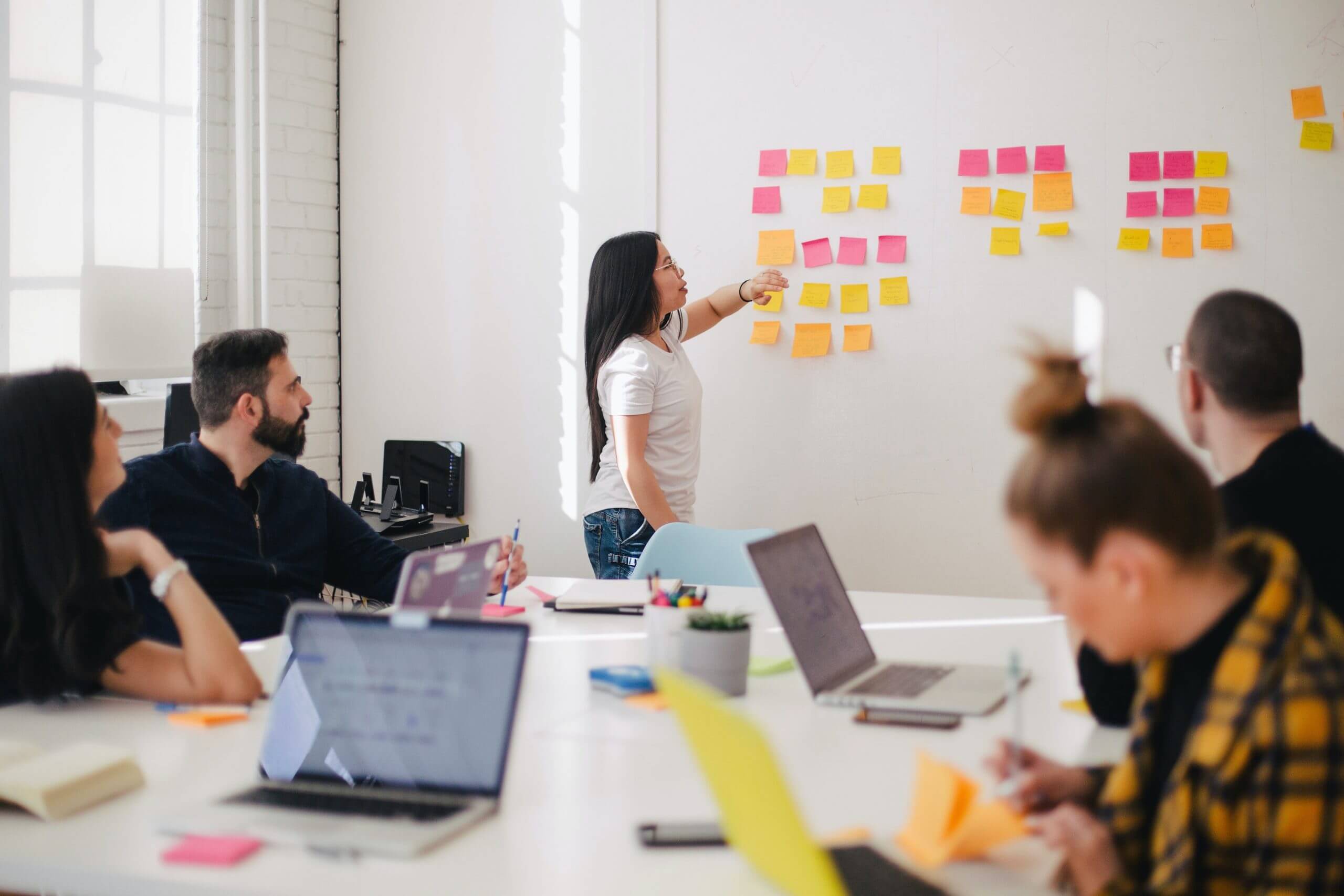 ¿Cómo hacer reuniones de Junta Directiva productivas para ONGs? ¡10 consejos clave!